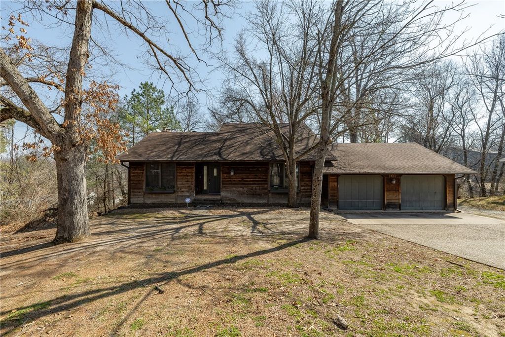 1500 Holly Place, Siloam Springs, AR 72761