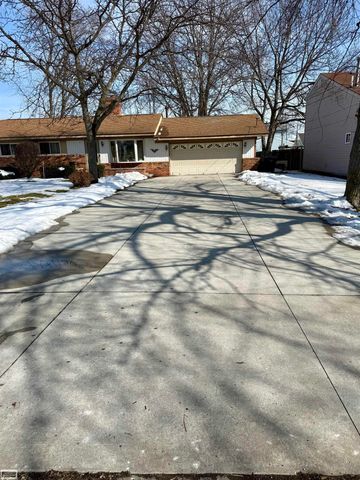 41164 Belvidere Street, Harrison Twp, MI 48045