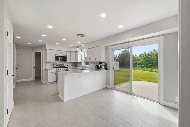 8821 S Carrollville CIRCLE, Oak Creek, WI 53154