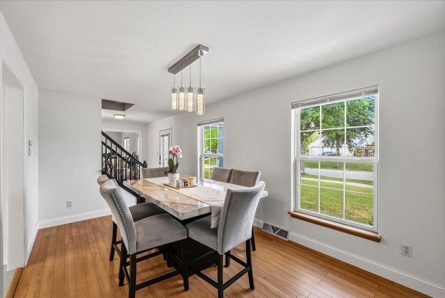8821 S Carrollville CIRCLE, Oak Creek, WI 53154