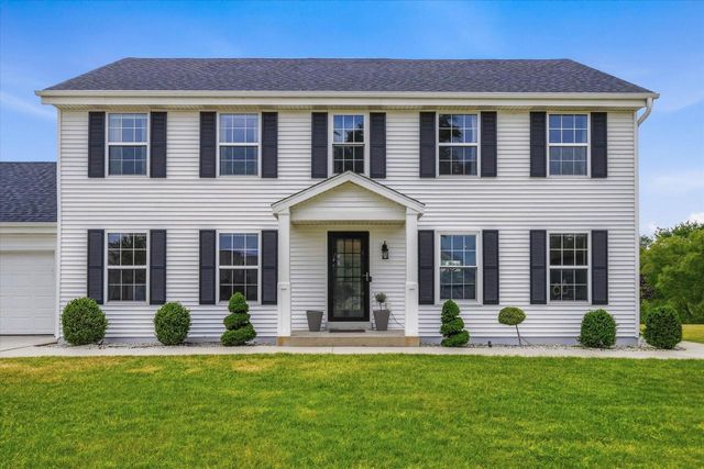 8821 S Carrollville CIRCLE, Oak Creek, WI 53154