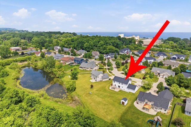 8821 S Carrollville CIRCLE, Oak Creek, WI 53154