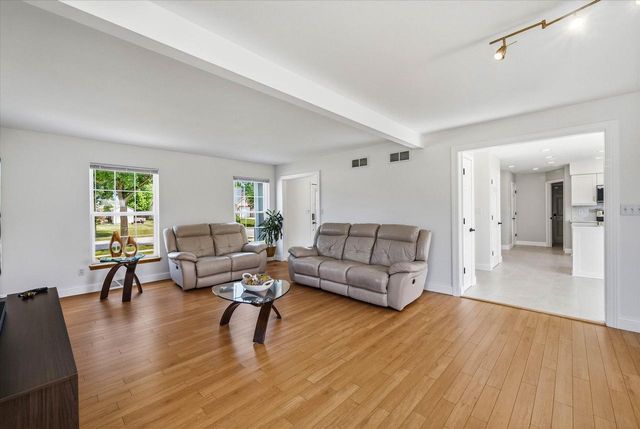 8821 S Carrollville CIRCLE, Oak Creek, WI 53154