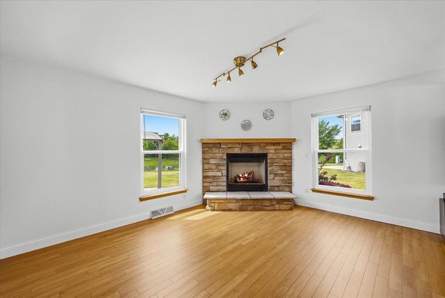 8821 S Carrollville CIRCLE, Oak Creek, WI 53154