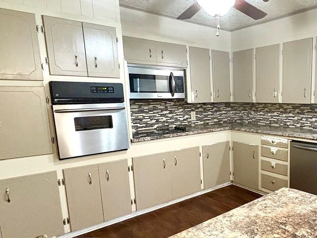 1522 Duncan, Henderson, TX 75654
