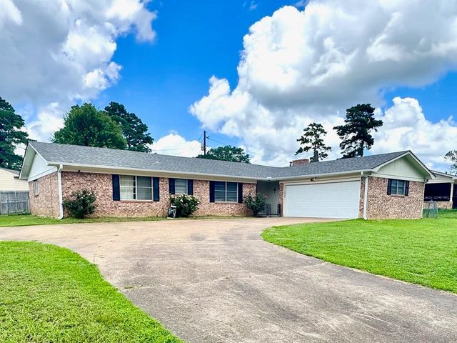 1522 Duncan, Henderson, TX 75654