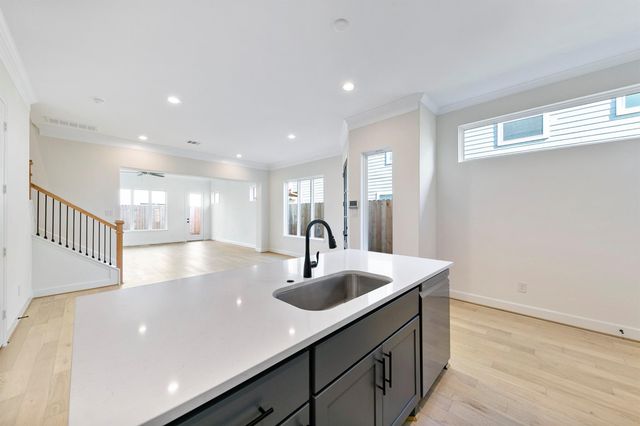 946 Judiway Street, Houston, TX 77018