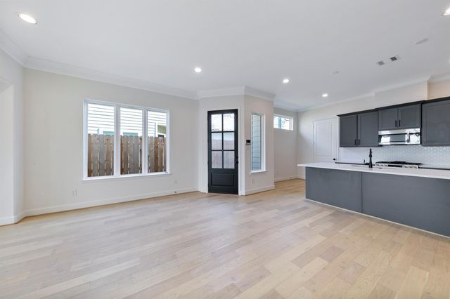 946 Judiway Street, Houston, TX 77018