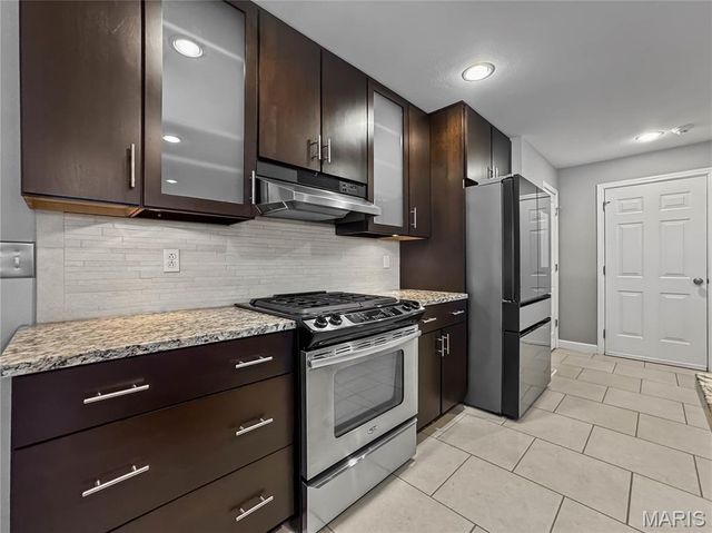 2020 Briarbend Court, Maryville, IL 62062