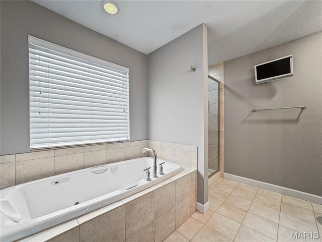 2020 Briarbend Court, Maryville, IL 62062