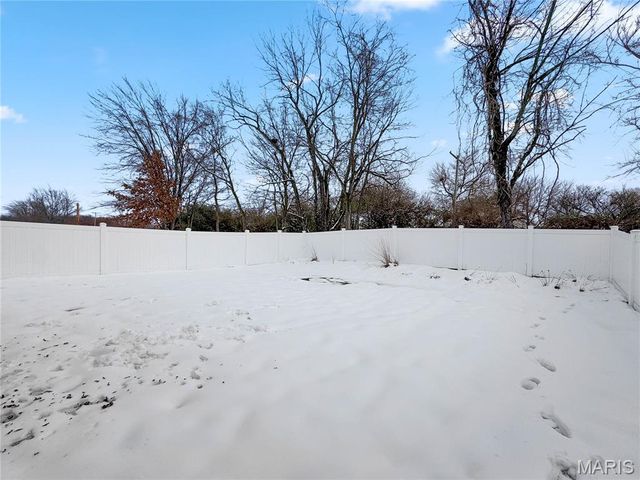 2020 Briarbend Court, Maryville, IL 62062