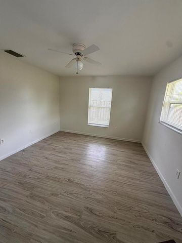 3961 Park Lane B, Palm Springs, FL 33406