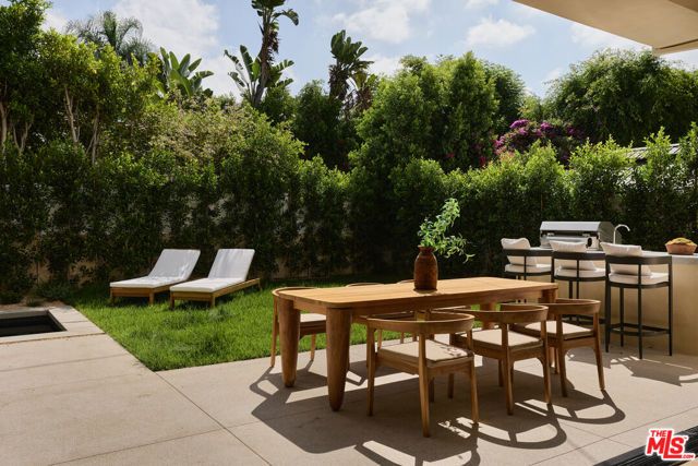 4514 Cedros Avenue, Sherman Oaks, CA 91403