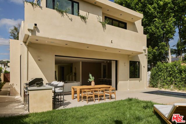 4514 Cedros Avenue, Sherman Oaks, CA 91403