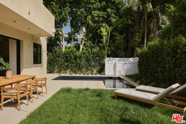 4514 Cedros Avenue, Sherman Oaks, CA 91403