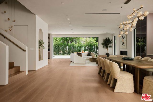 4514 Cedros Avenue, Sherman Oaks, CA 91403