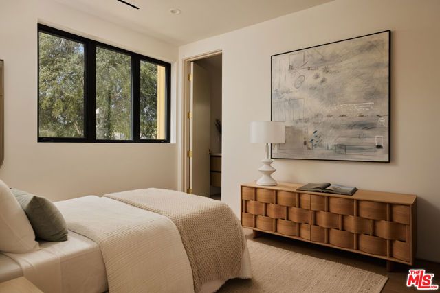 4514 Cedros Avenue, Sherman Oaks, CA 91403