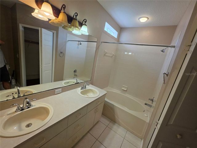 1690 MEADOW OAK LANE, Tarpon Springs, FL 34689