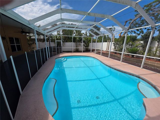 1690 MEADOW OAK LANE, Tarpon Springs, FL 34689