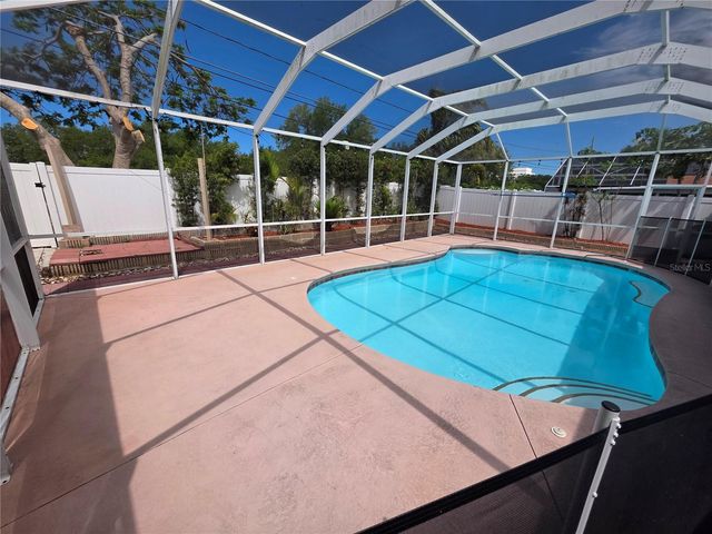 1690 MEADOW OAK LANE, Tarpon Springs, FL 34689