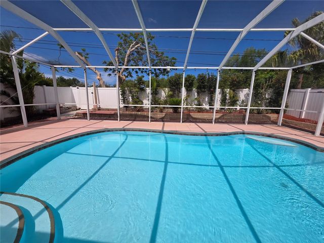 1690 MEADOW OAK LANE, Tarpon Springs, FL 34689