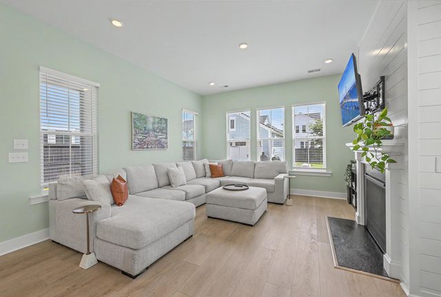 220 Orwel Street, Summerville, SC 29486