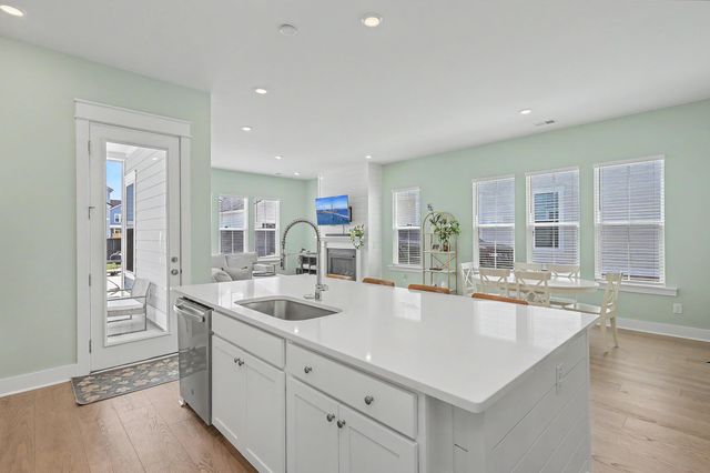 220 Orwel Street, Summerville, SC 29486
