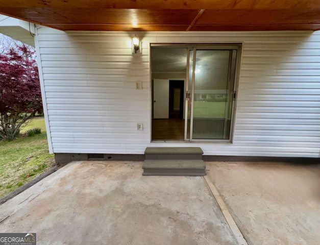 606 Viewpoint Drive, Jackson, GA 30233