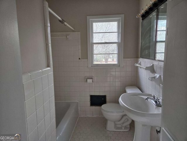 606 Viewpoint Drive, Jackson, GA 30233