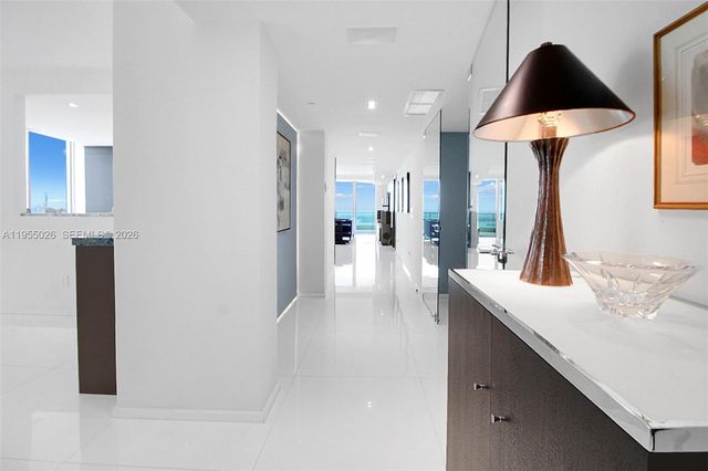 1331 Brickell Bay Dr 4201, Miami, FL 33131