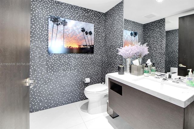 1331 Brickell Bay Dr 4201, Miami, FL 33131