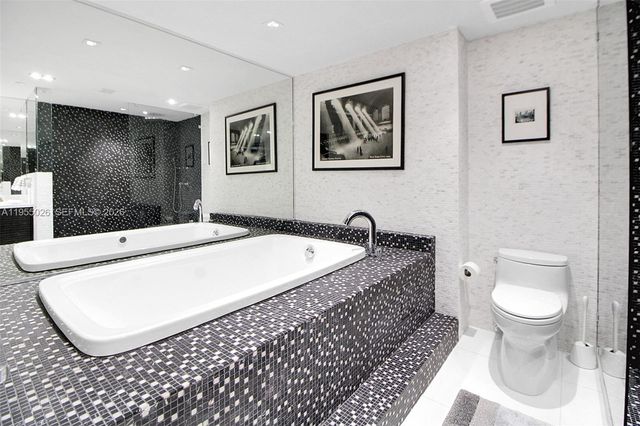 1331 Brickell Bay Dr 4201, Miami, FL 33131