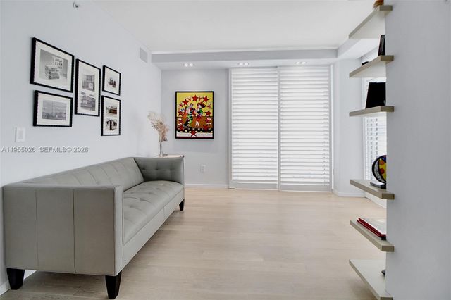 1331 Brickell Bay Dr 4201, Miami, FL 33131