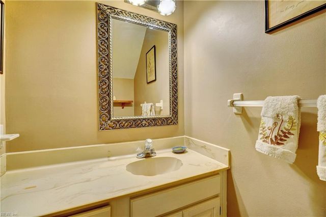 423 Van Wyck MEWS, Norfolk, VA 23517