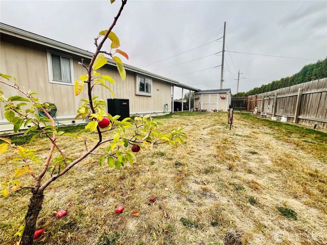 840 NE Karol Loop, College Place, WA 99324