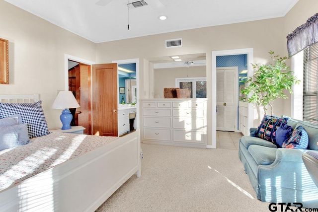 542 Hideaway Ln E, Hideaway, TX 75771