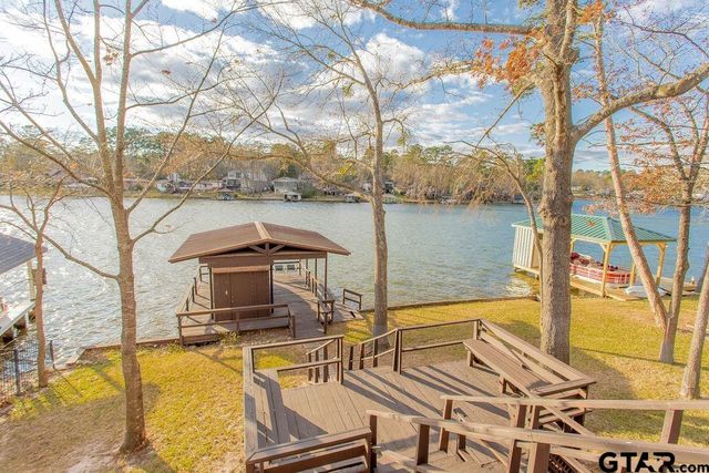 542 Hideaway Ln E, Hideaway, TX 75771