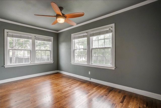 4637 Calmont Avenue, Fort Worth, TX 76107