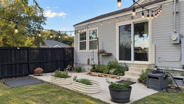 4637 Calmont Avenue, Fort Worth, TX 76107