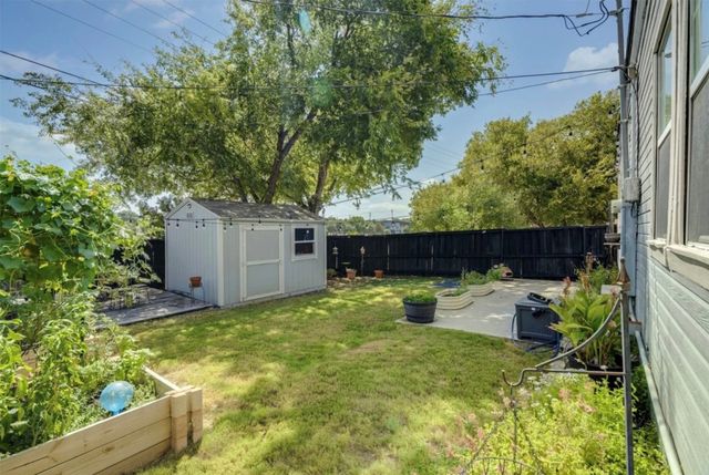 4637 Calmont Avenue, Fort Worth, TX 76107