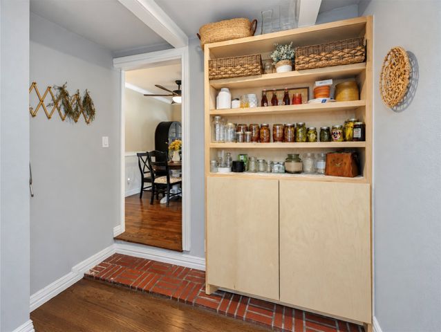 4637 Calmont Avenue, Fort Worth, TX 76107