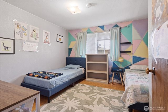 14001 35th Avenue NE, Seattle, WA 98125