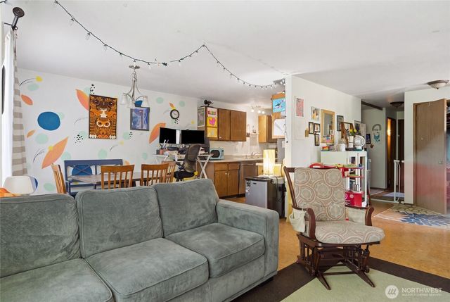 14001 35th Avenue NE, Seattle, WA 98125