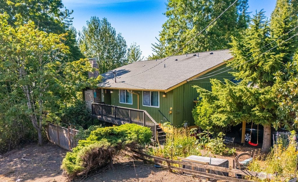 14001 35th Avenue NE, Seattle, WA 98125