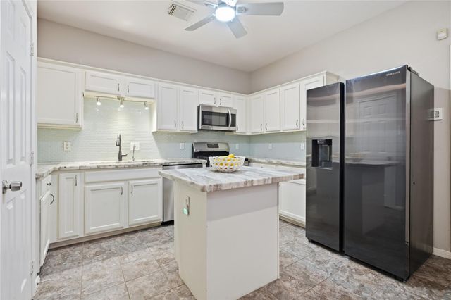 2039 Glencove Drive, Seabrook, TX 77586
