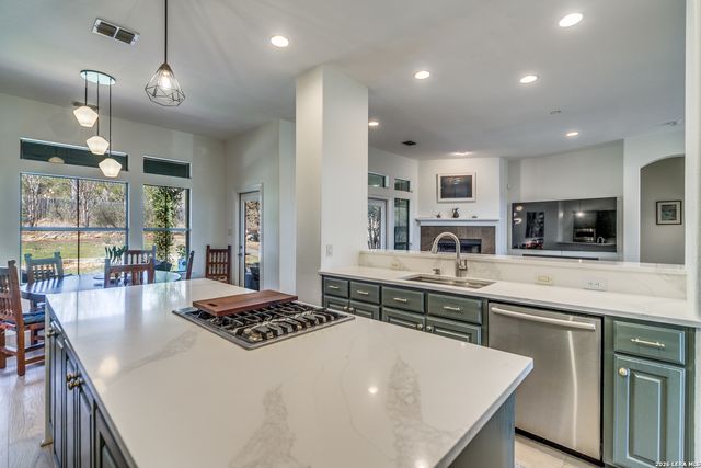 643 Ridge, San Antonio, TX 78258