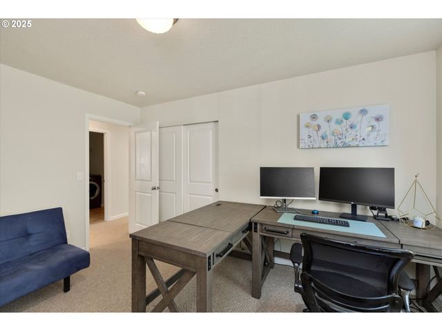 1153 Se CHINOOKAN Dr, Cascade Locks, OR 97014