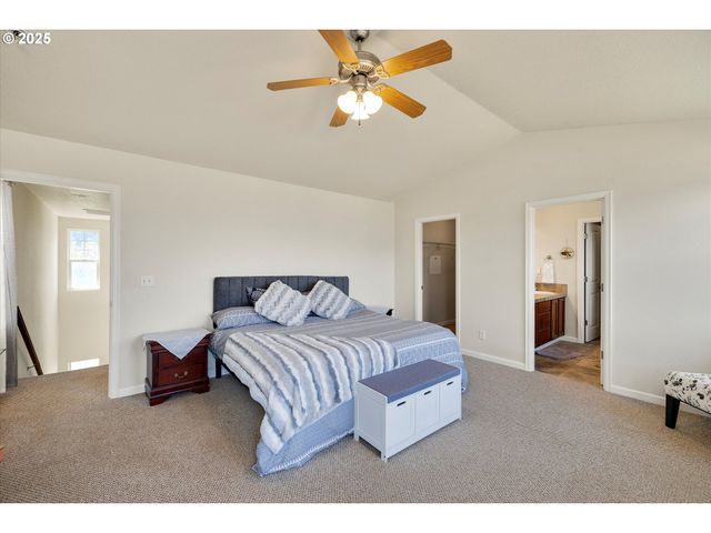 1153 Se CHINOOKAN Dr, Cascade Locks, OR 97014