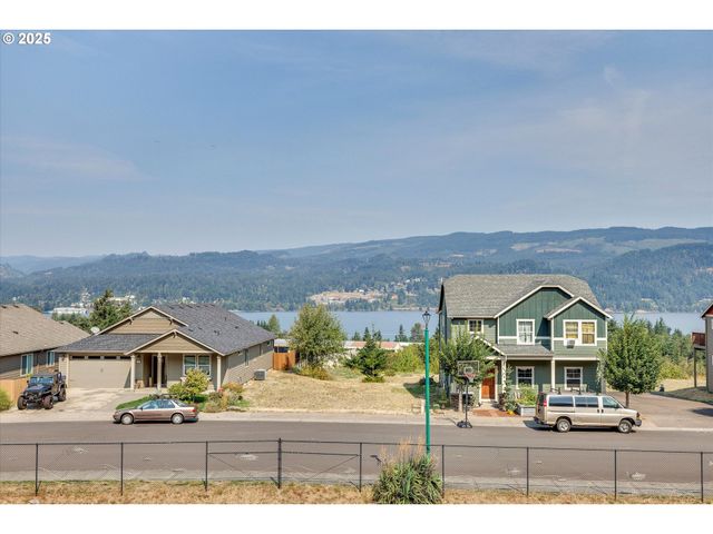 1153 Se CHINOOKAN Dr, Cascade Locks, OR 97014