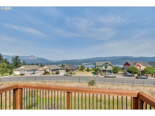 1153 Se CHINOOKAN Dr, Cascade Locks, OR 97014
